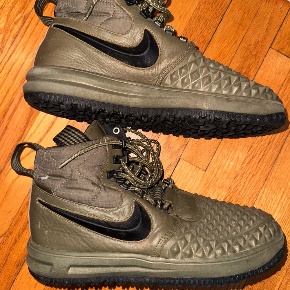 Nike Men's Khaki and Black High-Top Sneakers